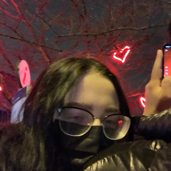 Meet your Posher, Hailey - Picture 1 of 1